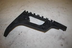17823117 – 8T0807453 – Rear bumper bracket, left