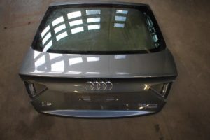 17827929 – 8T8827025X7R – Heckklappe