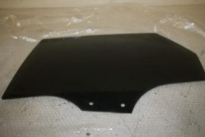 17816125 – 8W9845205B – Portierruit 4Deurs links-achter