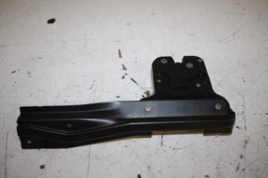 17810691 – 8N0827505A – Tailgate lock mechanism
