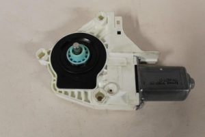 17788015 – 8K0959802B – Door window motor