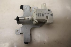 17796309 – 8N7862159A – Tankklep Vergrendelingsmotor