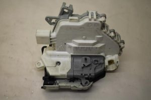 17799066 – 8J1837015C – Türschlossmechanik 4-türig links vorne