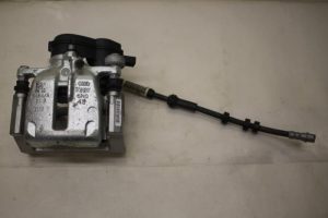 17795939 – 8K0615403C – Remklauw (Tang) links-achter