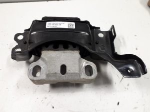 18736997 – 2Q0199555AB – Versnellingsbak Steun