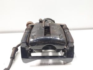 21199109 – 8K0615404D – Remklauw (Tang) rechts-achter