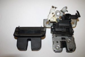 17802340 – 8K9827505A – Schließmechanik Heckklappe