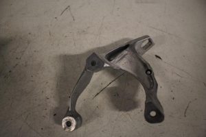 17811615 – 4M0399404F – Steun (diversen)