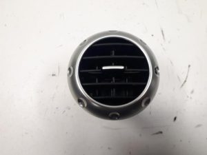 18400648 – 8N08209019QM – Luchtrooster Dashboard