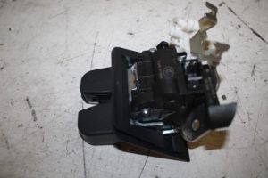 17814330 – 80A827505A – Schloßfänger Heckklappe