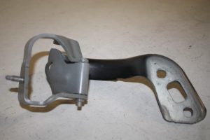 17804398 – 8K9827300 – Tailgate hinge
