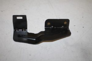 17829279 – 8W0121305G – Steun (diversen)