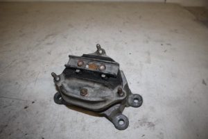 17823128 – 8K0399115T – Gearbox mount