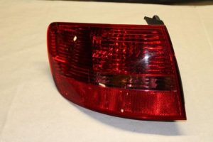 17786066 – 4F9945095 – Achterlicht links