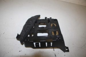 17810095 – 8W0907368 – Steun (diversen)