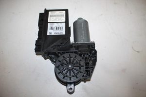 17833269 – 4E0959802D – Door window motor