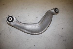 17819882 – 8K0505324H – Draagarm boven rechts-achter