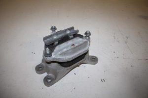 17823405 – 8K0399151CN – Gearbox mount