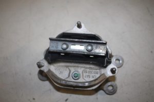 17805301 – 8K0399115T – Gearbox mount