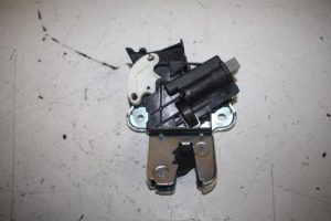 17809555 – 4F5827505D – Tailgate lock mechanism