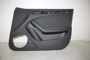 17822793 – 8T8867104FWFA – Portierbekleding 4Deurs rechts-voor