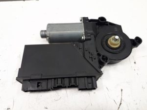 18618989 – 7L0959704D – Raammotor Portier