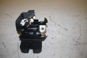 17813759 – 8R0827505 – Schließmechanik Heckklappe
