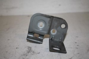 17815054 – 4M0821168 – Schermdrager rechts-voor