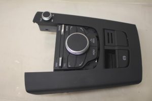 17797155 – 8V0919614P – Regeleinheit Multi Media