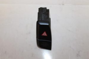 17794233 – 8K1941509AV10 – Paniekverlichtings Schakelaar