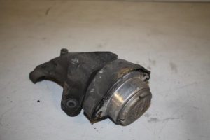 17827177 – 8E0399114H – Gearbox mount