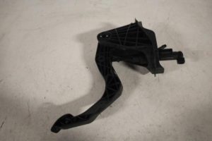 17819074 – 6C2721321 – Koppelingspedaal