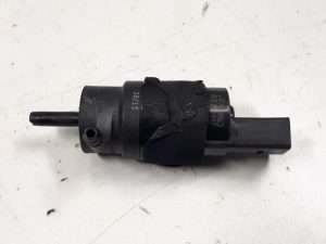 20124439 – 8K5955647 – Ruitensproeierpomp voor