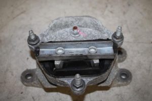 17823386 – 8K0399151CN – Gearbox mount