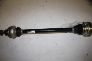 17831948 – 8R0501203C – Aandrijfas links-achter