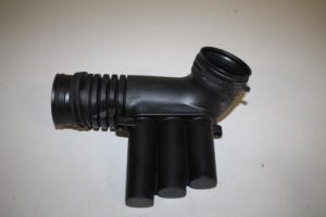 17817382 – 04E129651C – Air intake hose
