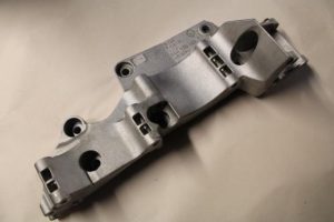 17787510 – 06A903143P – Dynamosteun boven