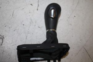 17814285 – 8K2713139EQPY – Versnellingspook