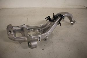 17822053 – 4M0407253J – Achsschenkel links vorne