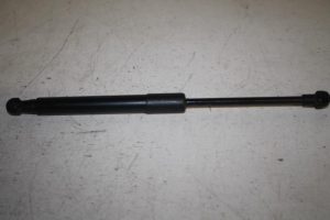 17807795 – 8R0823359A – Gasdemper Motorkap links