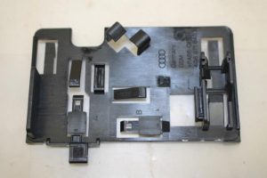 17801750 – 4G8971845B – Steun (diversen)