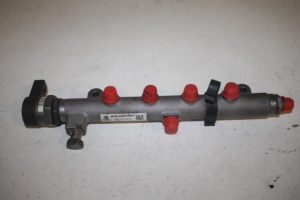 17803770 – 057130090Q – Fuel distributor