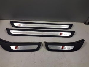 21433854 – 8R0853373C – Door sill left