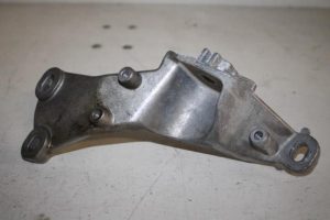 17808054 – 4H0399114E – Gearbox mount