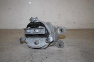 17823336 – 8K0399151CN – Gearbox mount