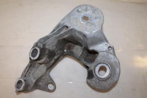 17793724 – 4F0199351E – Motorsteun