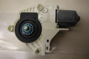 17796821 – 8K0959811A – Raammotor Portier