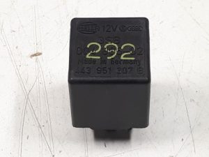 22019128 – 443951307B – Relais