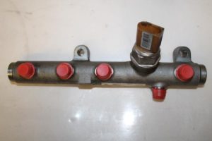 17793913 – 059130089AH – Fuel distributor