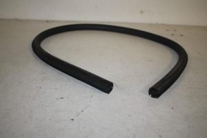 17804784 – 4G8831707A – Portierrubber 4Deurs links-voor